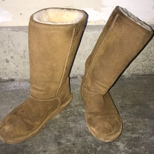 Calf high bear paw boots